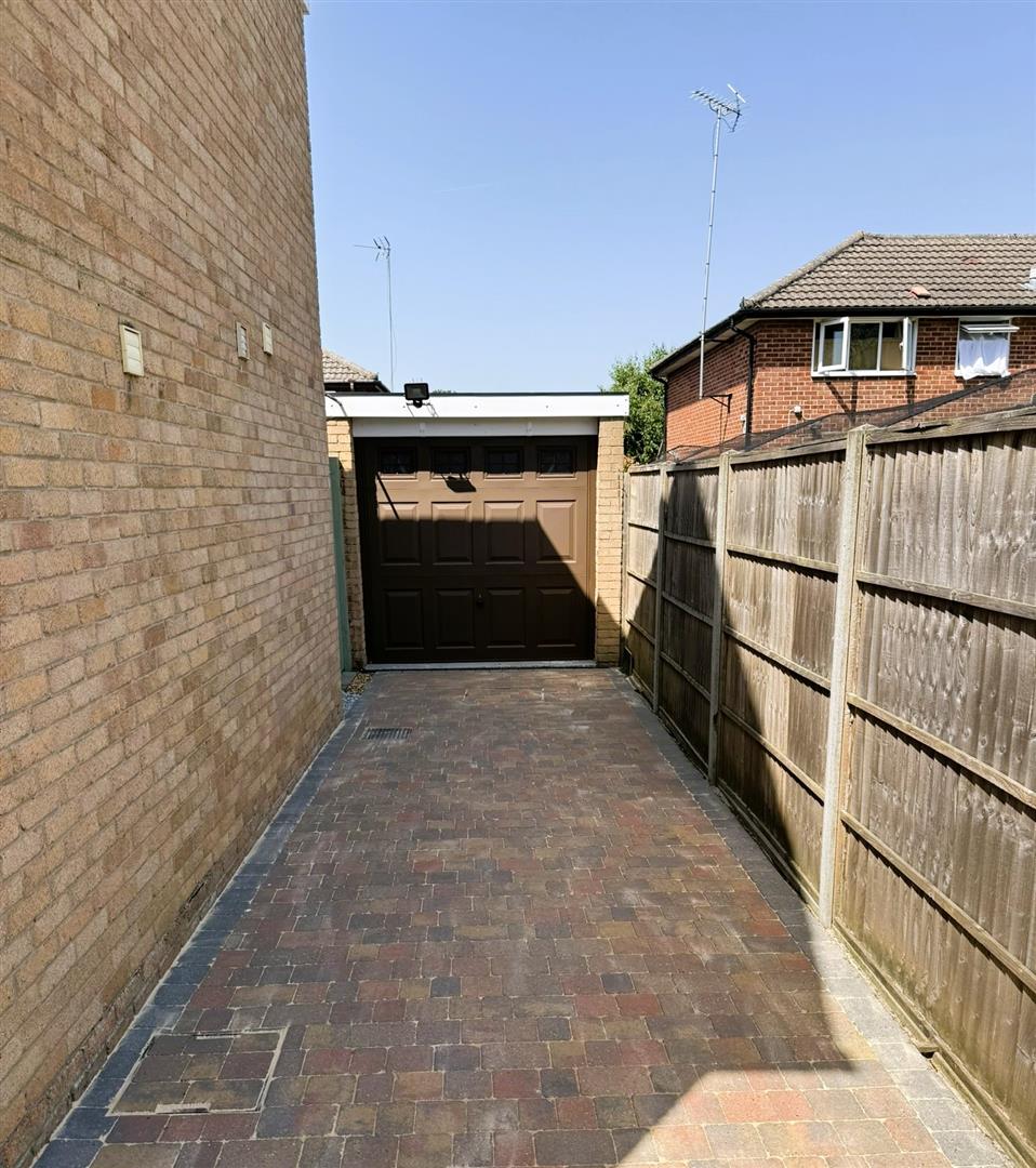 Andrews Close, 